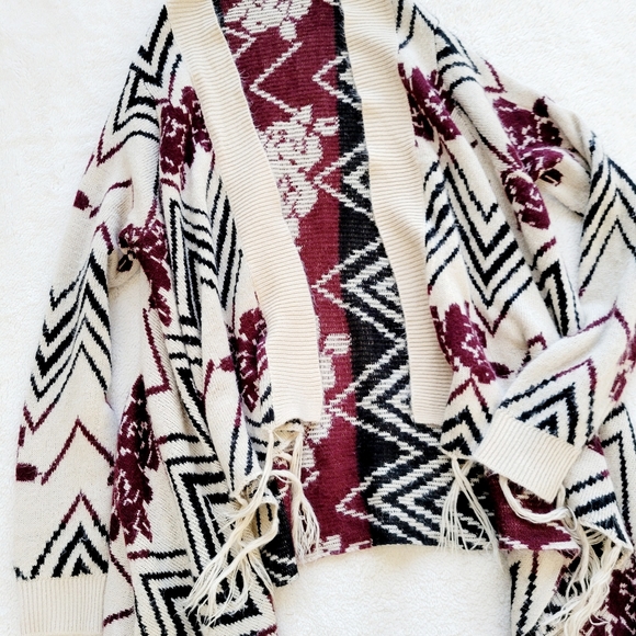 Fringe Cape Sweater Beige Open Asym Hem Cardigan Burgundy Floral Black Chevron S - Picture 3 of 6